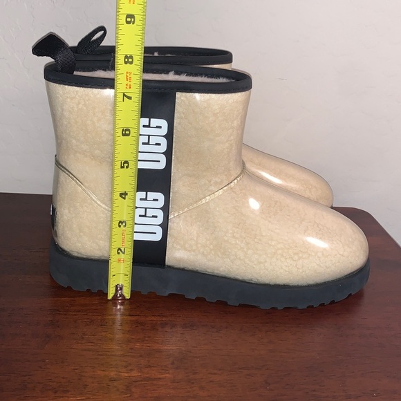 UGG BRAND NEW SIZE 10 GORGEOUS CLASSIC CLEAR MINI WATERPROOF BOOTS - Picture 13 of 13